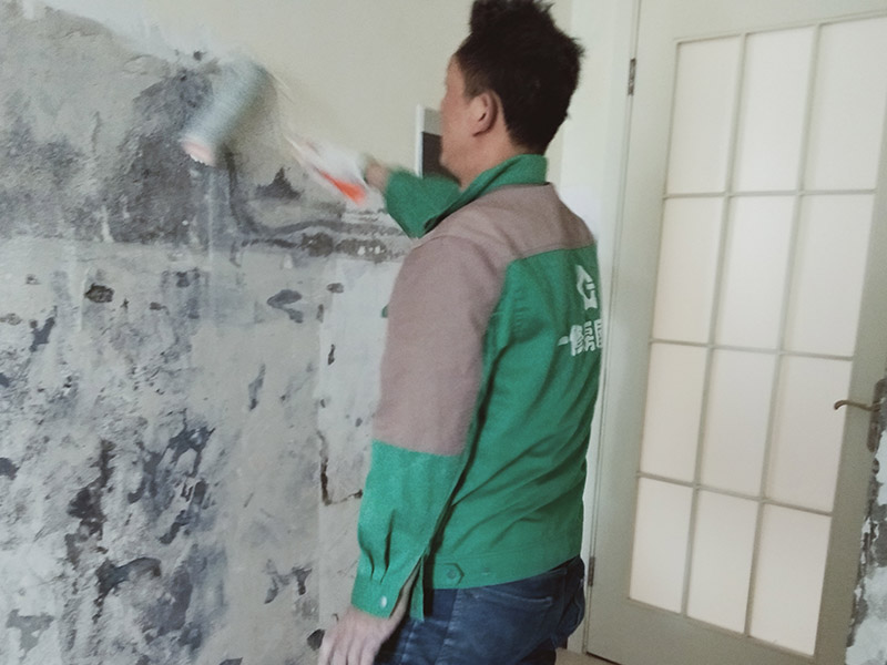 衛(wèi)生間漏水應(yīng)該找哪家?jiàn)涞拙S修公司解決，婁底衛(wèi)生間防水多少錢(qián)一平方