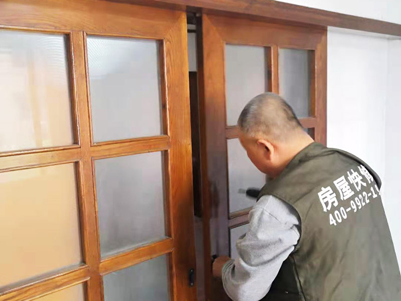 廚房推拉門維修，自己動手維修如何卸下